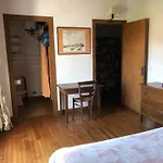 Дом отдыха La Vieille Cure, Spa, Wifi A 20 Min Des Plages La Jonchere