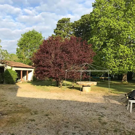 Holiday home La Vieille Cure, Spa, Wifi A 20 Min Des Plages La Jonchere