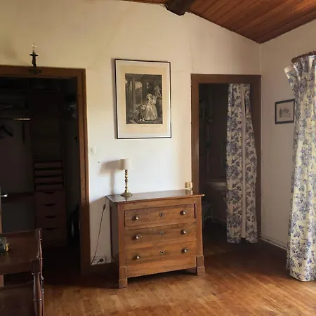 La Vieille Cure, Spa, Wifi A 20 Min Des Plages Holiday home La Jonchere