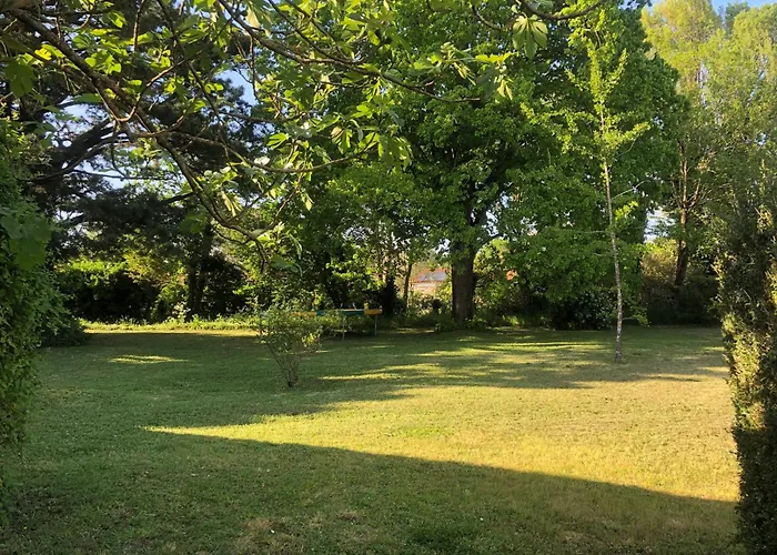 La Vieille Cure, Spa, Wifi A 20 Min Des Plages La Jonchere
